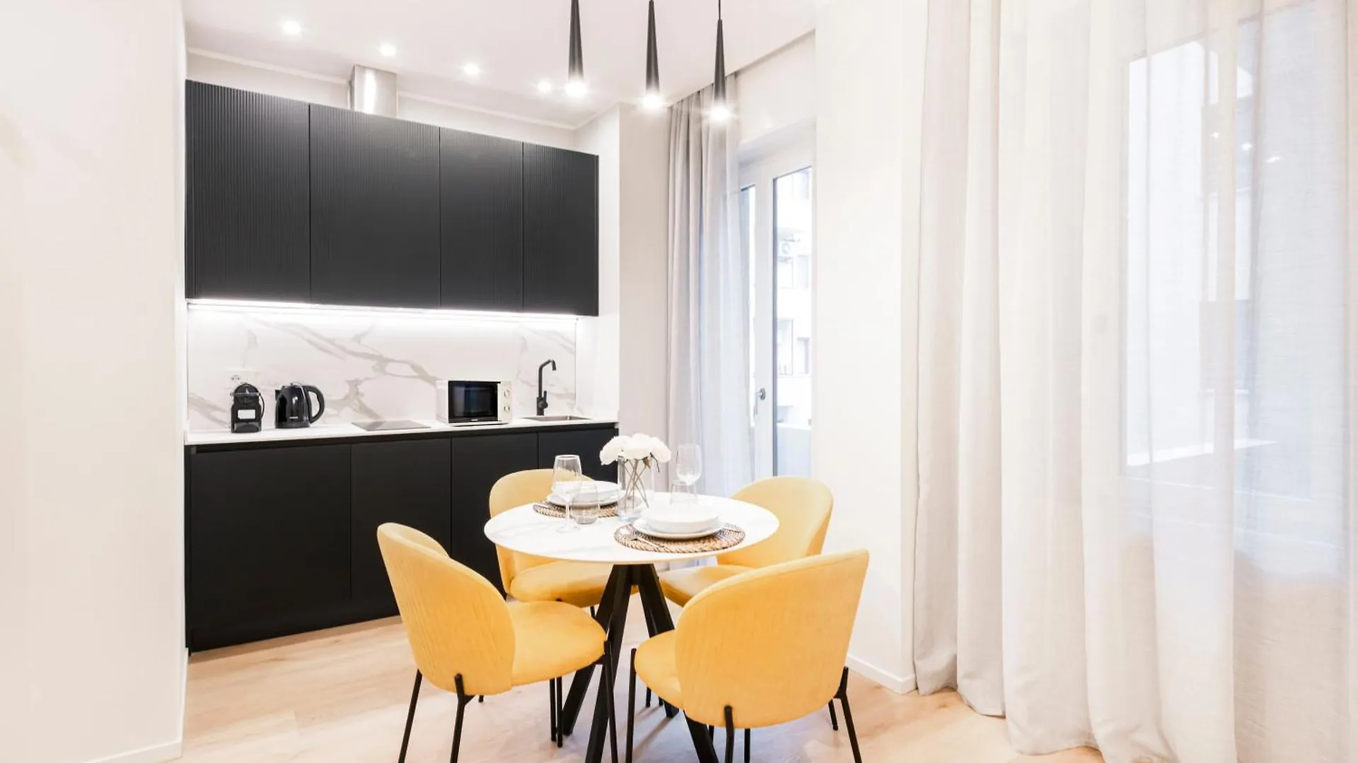 Easylife Apartment Milan 0*,